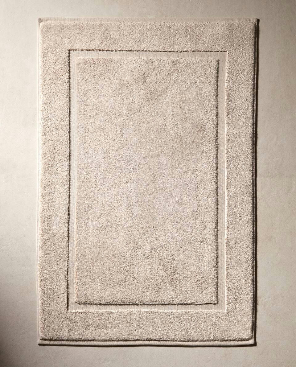 EXTRA-SOFT BATH MAT
