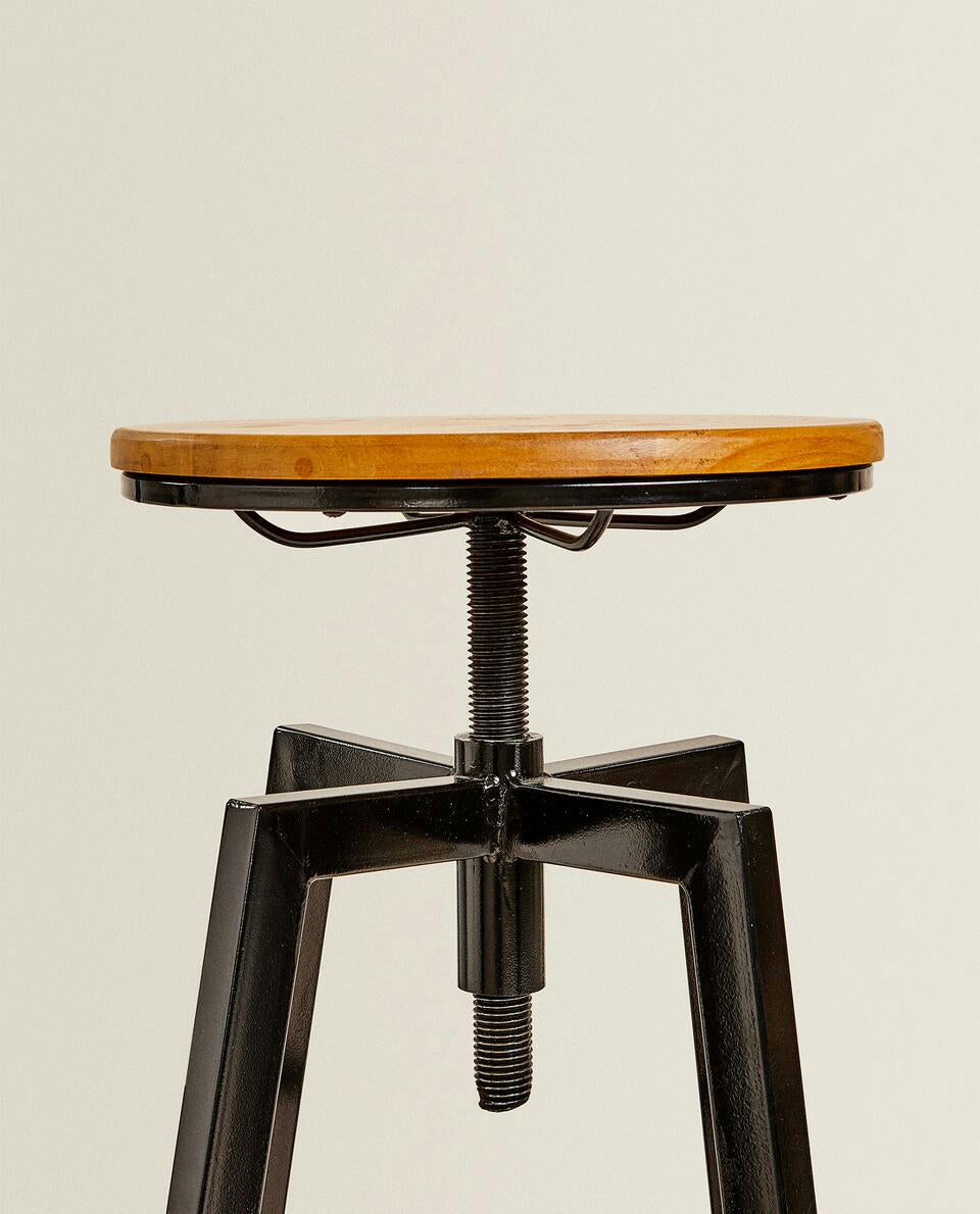 WOODEN AND METAL SWIVEL STOOL