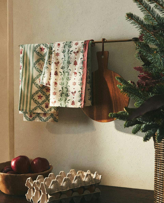 PACK OF COTTON CHRISTMAS TEA TOWELS (PACK OF 2)
