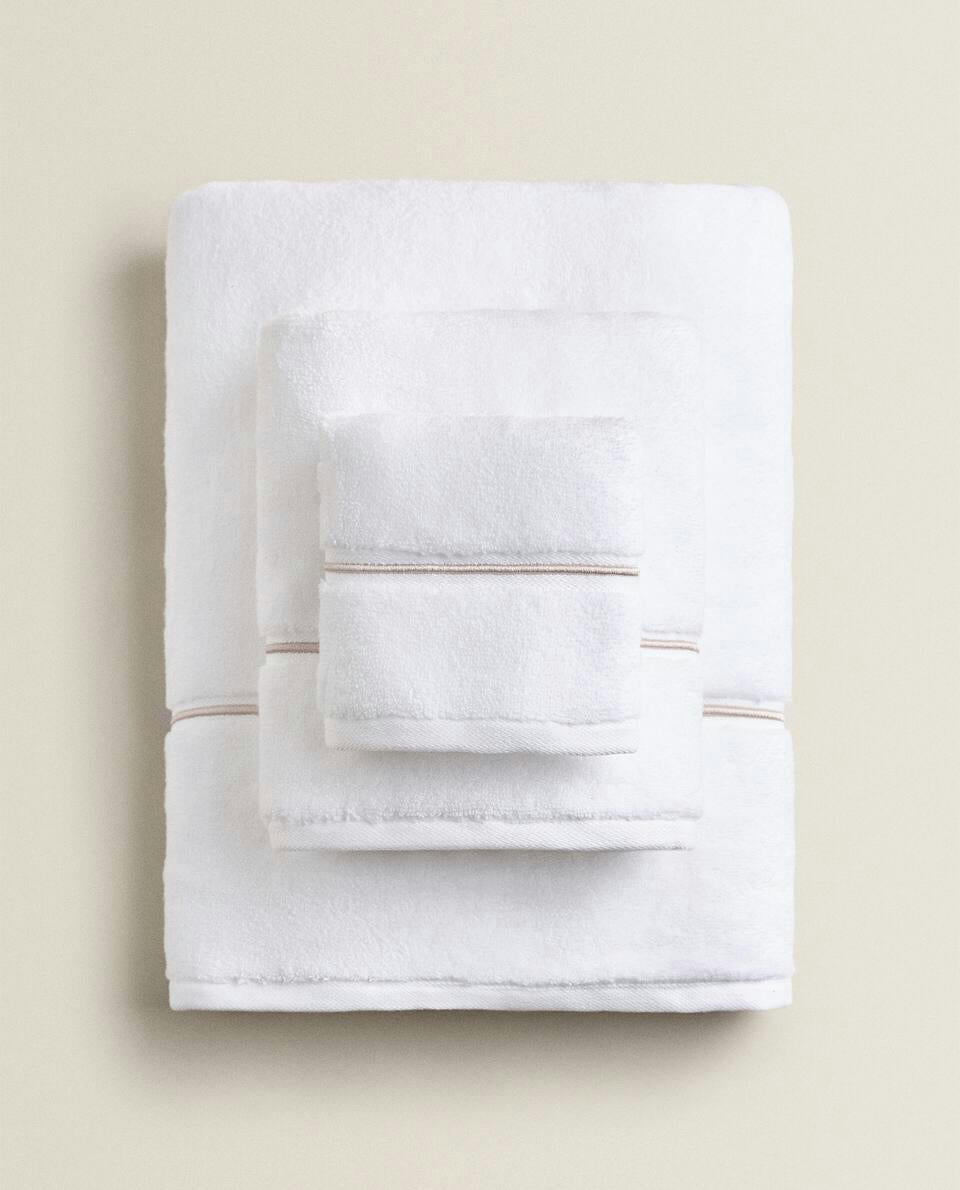EMBROIDERED SCALLOPED EDGE TOWEL